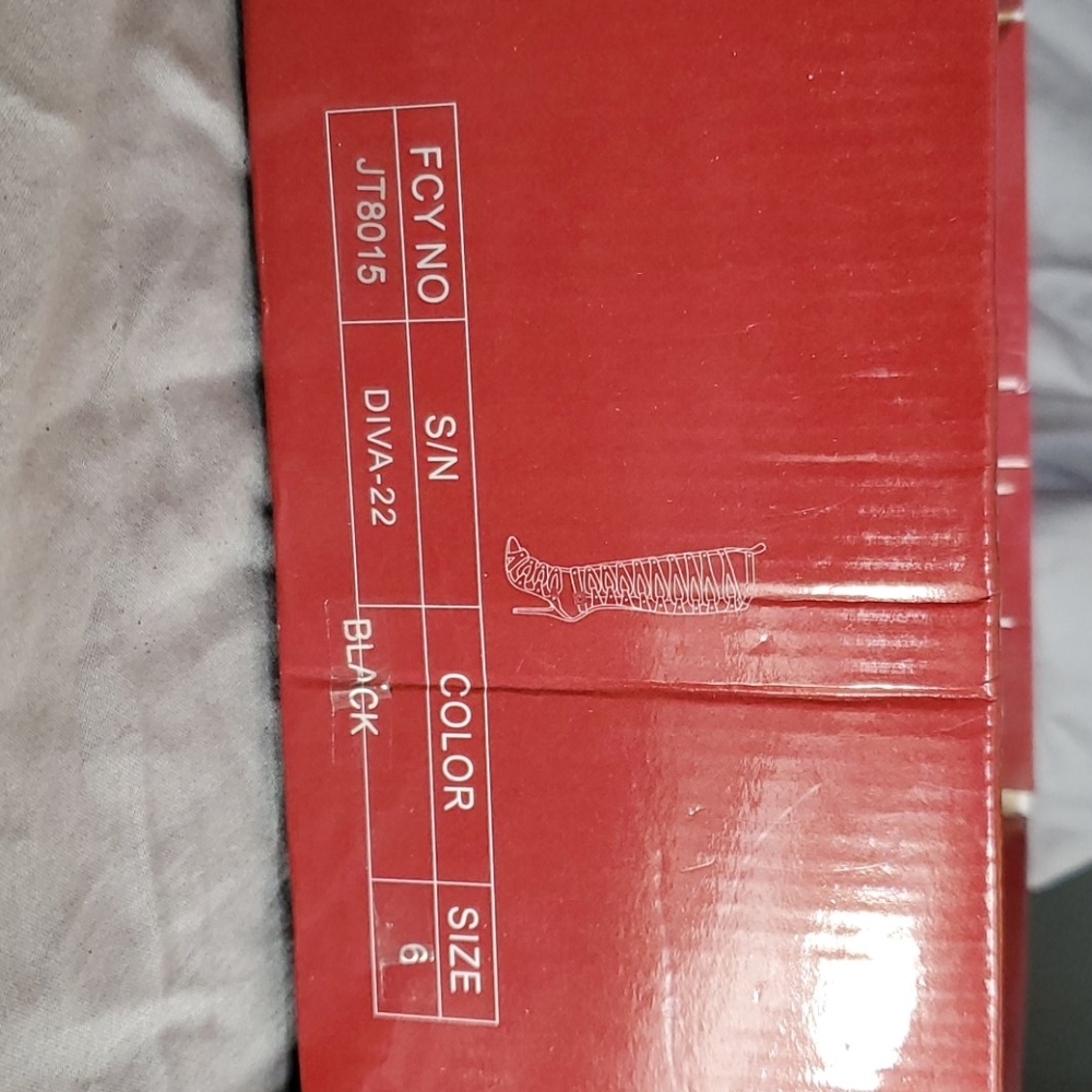 Shoes - Picture 6 of 6